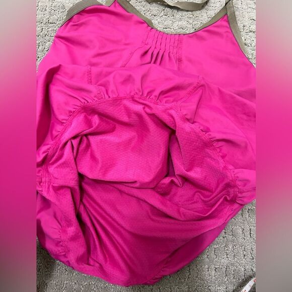 Lululemon Fuscia Active Top - Picture 9 of 9